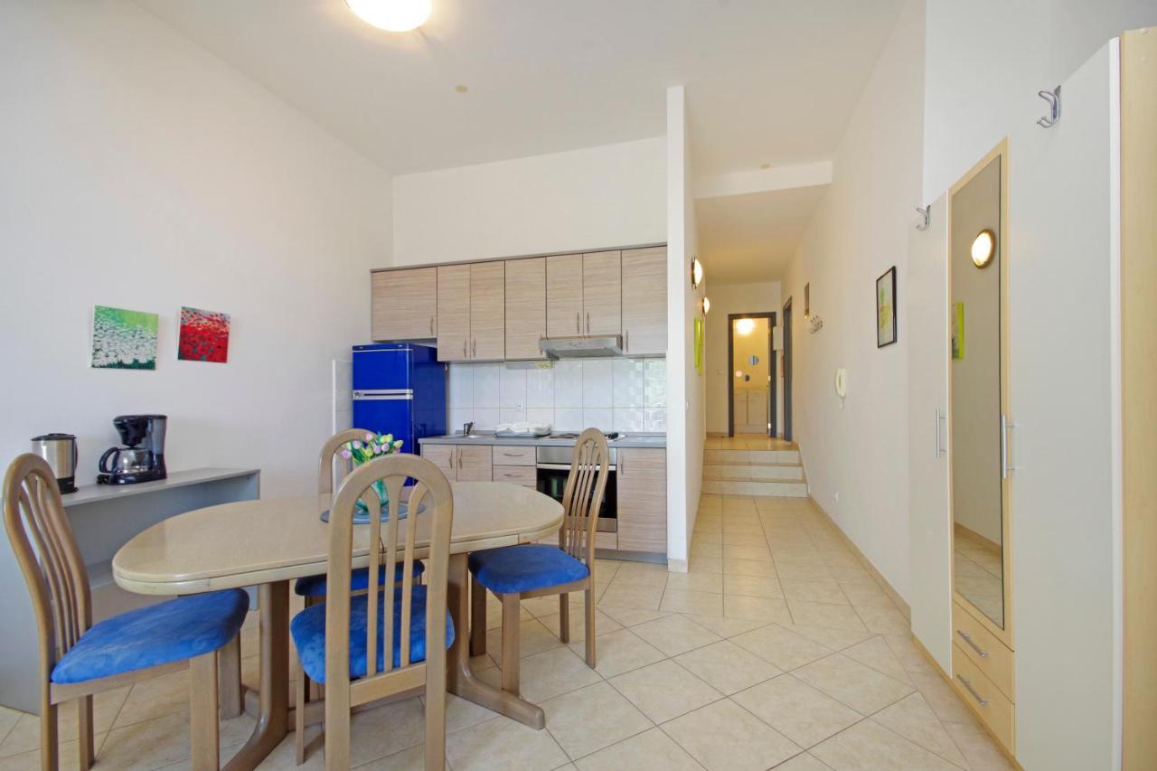 Matanovi Dvori Md Apartments Makarska Exterior photo